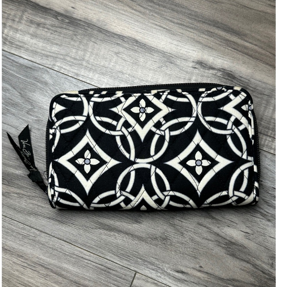 Vera Bradley Black White Geometric Quilted Zip Around Accordion Wallet